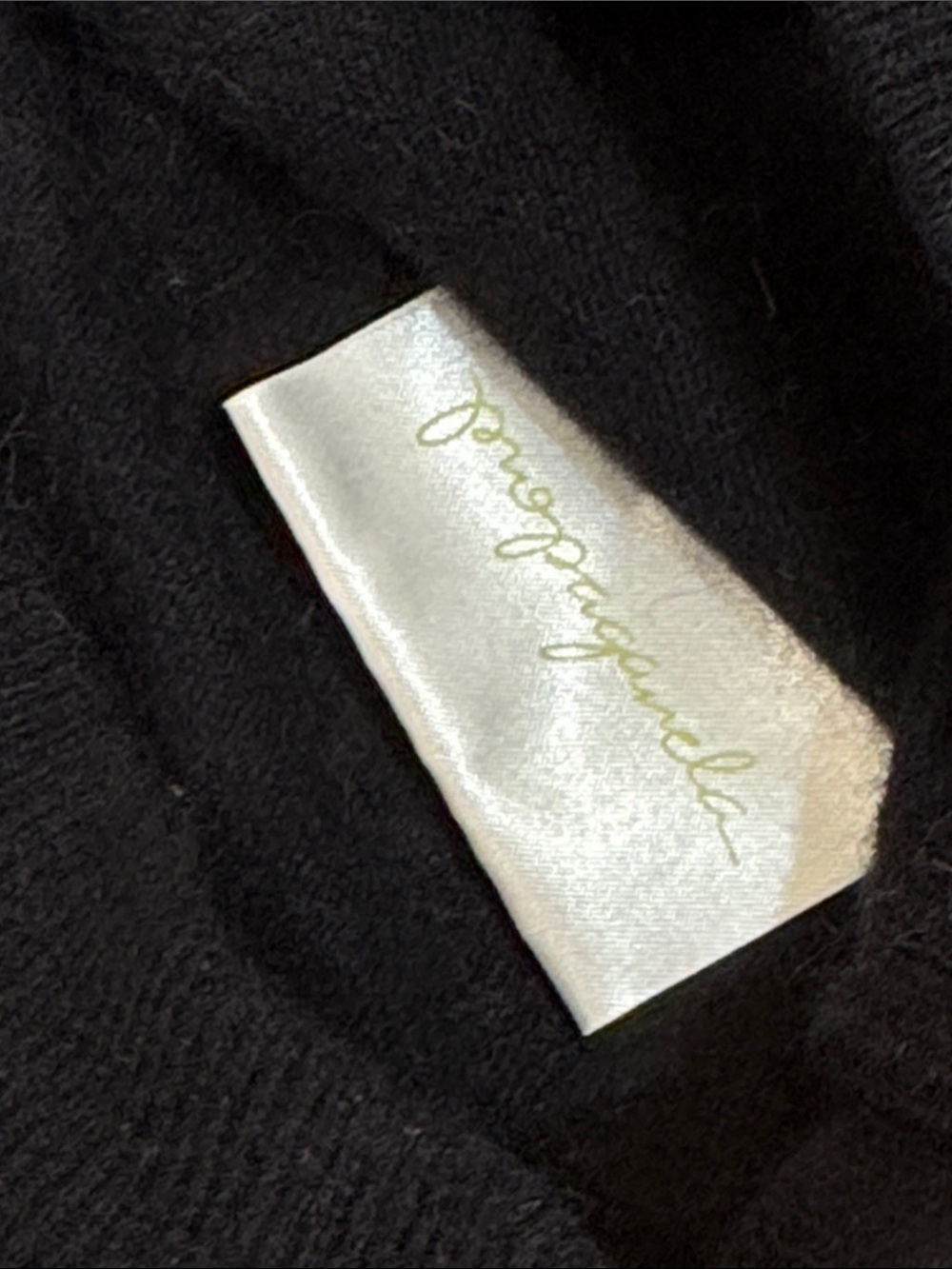 Angora / lambswool embroidered bird detail wm’s button-Up Crewneck Cardigan - Picture 5 of 15